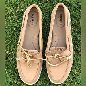 NWOT. SPERRY Top Sider Women's Starfish Boat Shoe size 9 Tan